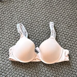 NWT Victoria’s Secret Nude Marzipan T-shirt Lightly Lined Demi Bra